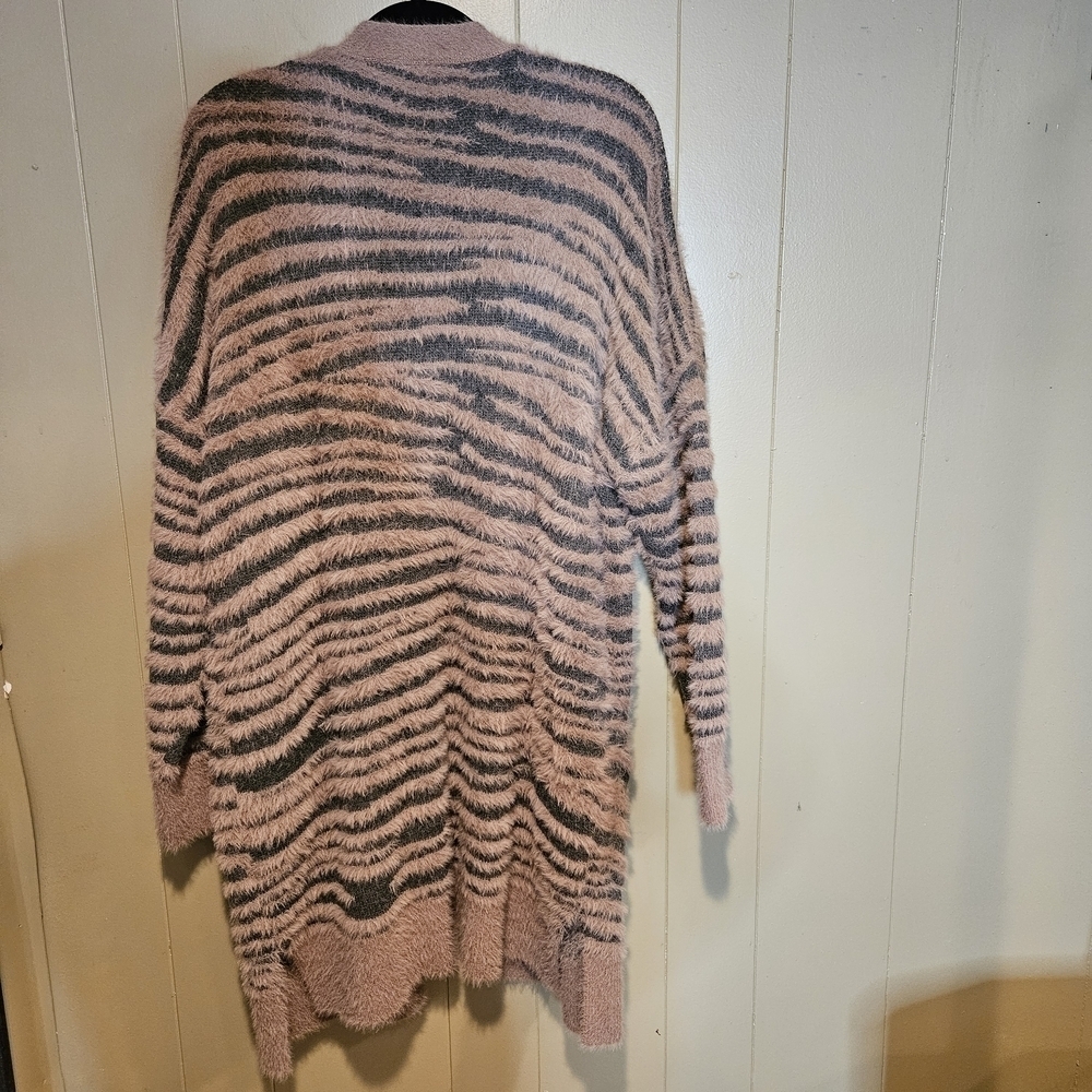 Jessica Simpson Taupe & Charcoal Zebra Print Fuzzy Open Front Cardigan Womens 2X - Picture 2 of 6